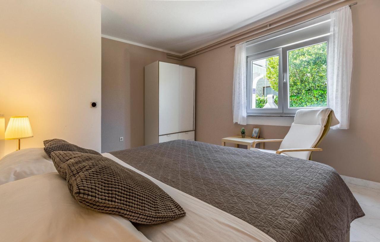 Apartment Mar Pjescana Uvala Exteriér fotografie