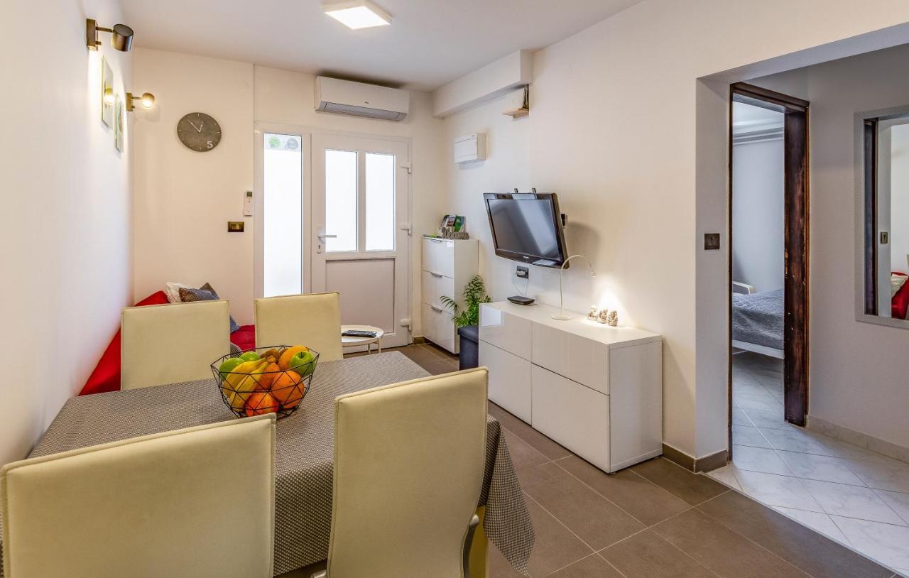 Apartment Mar Pjescana Uvala Exteriér fotografie